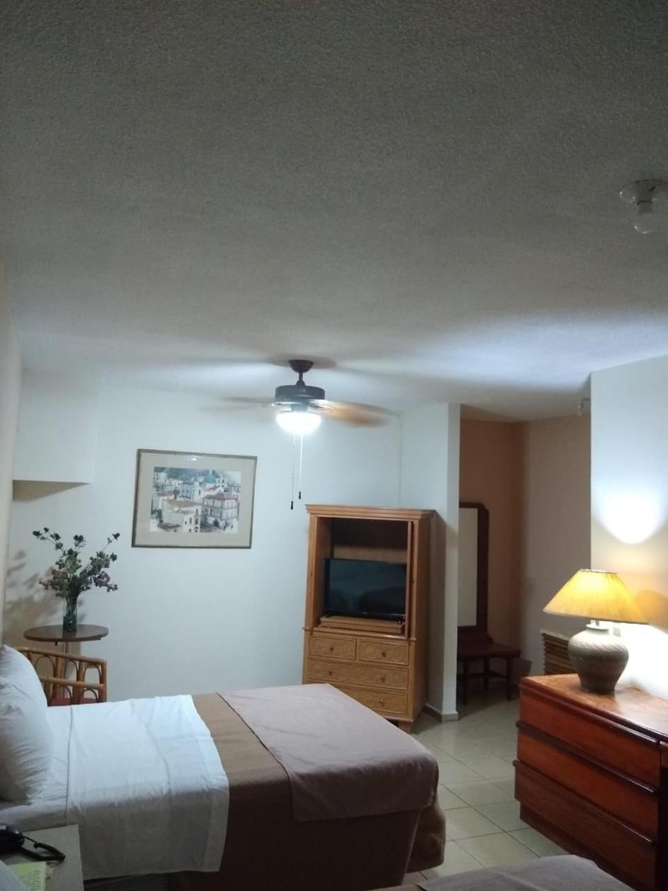 Hotel El Dorado Sabinas ภายนอก รูปภาพ