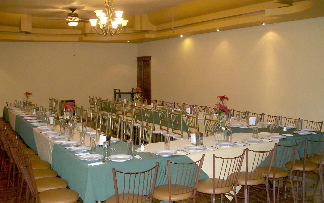 Hotel El Dorado Sabinas ภายนอก รูปภาพ