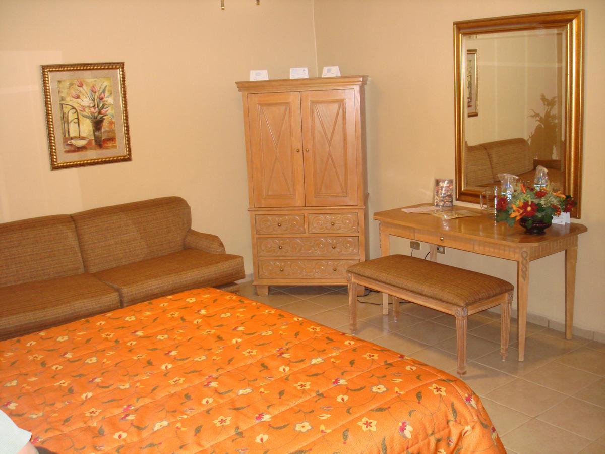Hotel El Dorado Sabinas ภายนอก รูปภาพ
